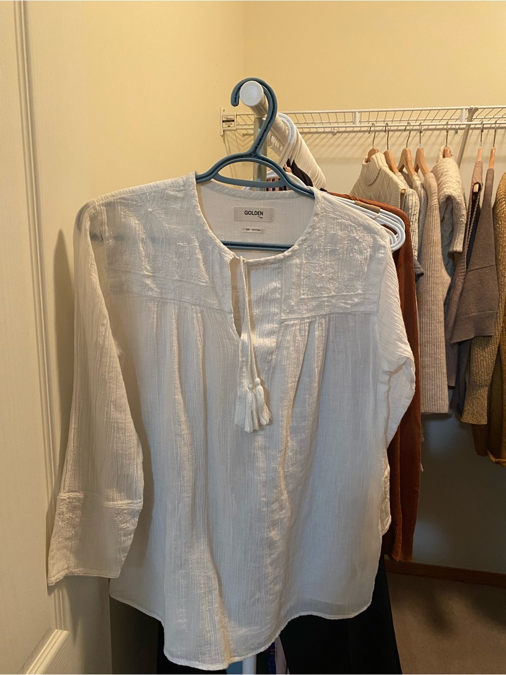 Aritzia Golden by Tna embroidered boho peasant blouse